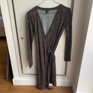 Ann Taylor wrap dress - new condition